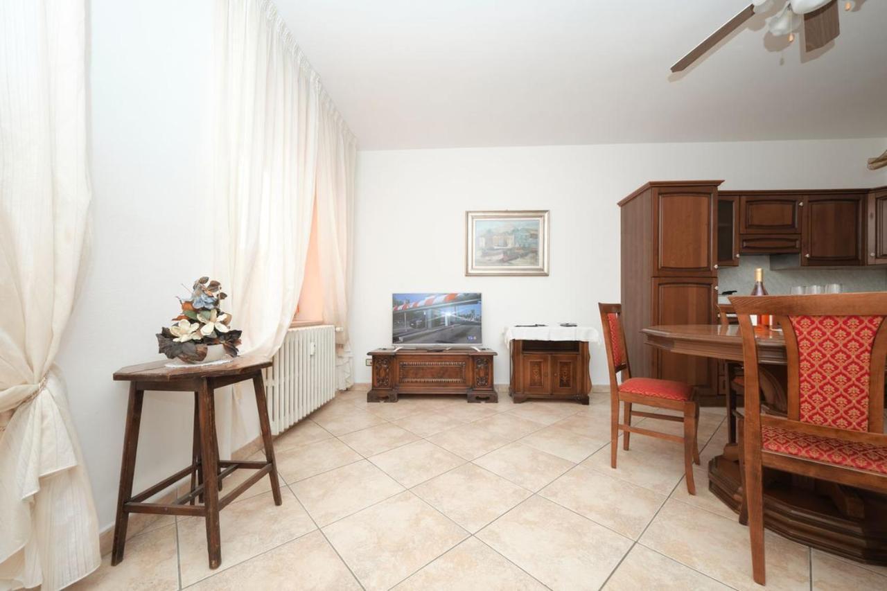 Appartamento Floriana Desenzano del Garda Eksteriør bilde