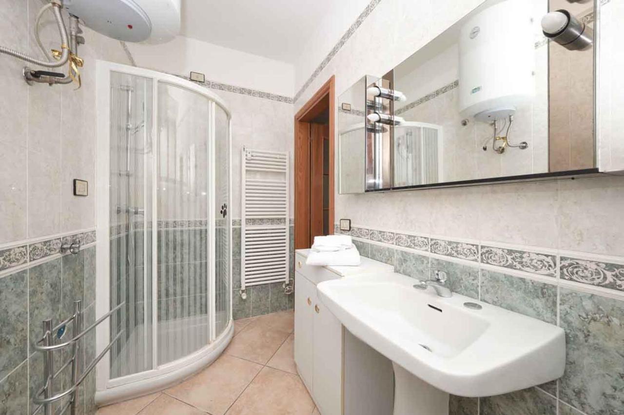 Appartamento Floriana Desenzano del Garda Eksteriør bilde