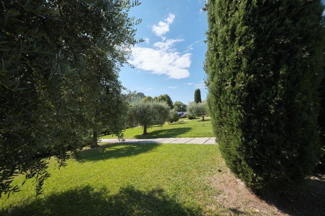 Appartamento Floriana Desenzano del Garda Eksteriør bilde