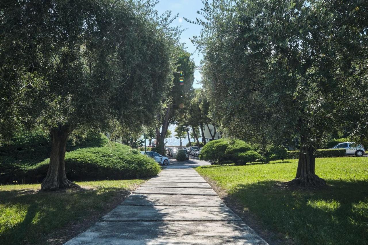 Appartamento Floriana Desenzano del Garda Eksteriør bilde