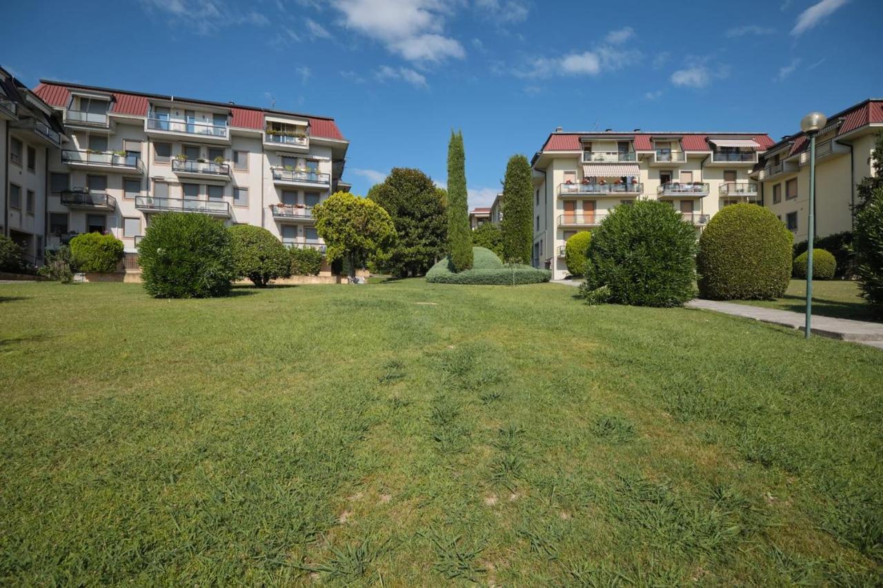 Appartamento Floriana Desenzano del Garda Eksteriør bilde